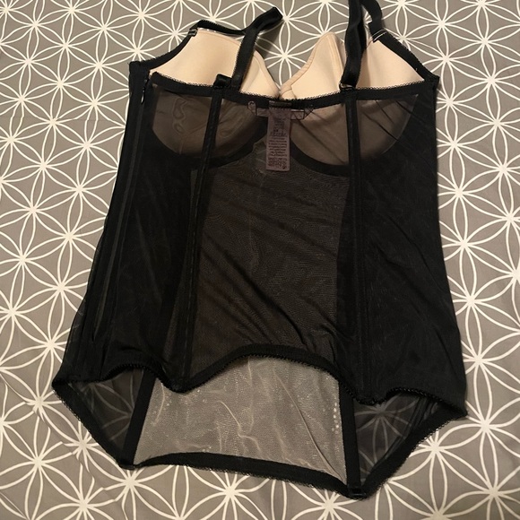 corset - Picture 2 of 3